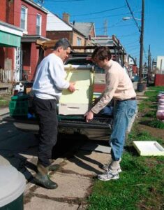 Avoiding Urban Beekeeping Problems Image